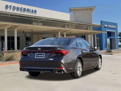 Used 2019 Toyota Avalon XLE image 5