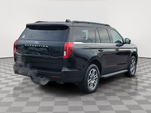 Certified 2025 Ford Expedition Active AWD/4WD image 5
