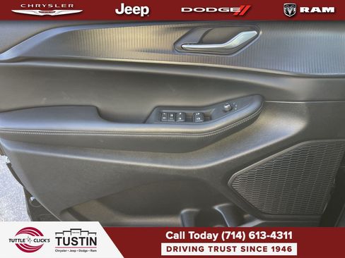 Used 2025 Jeep Grand Cherokee L Laredo w/ Luxury Tech Group I RWD image 20