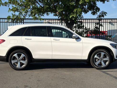 Used 2019 Mercedes-Benz GLC 300 image 3