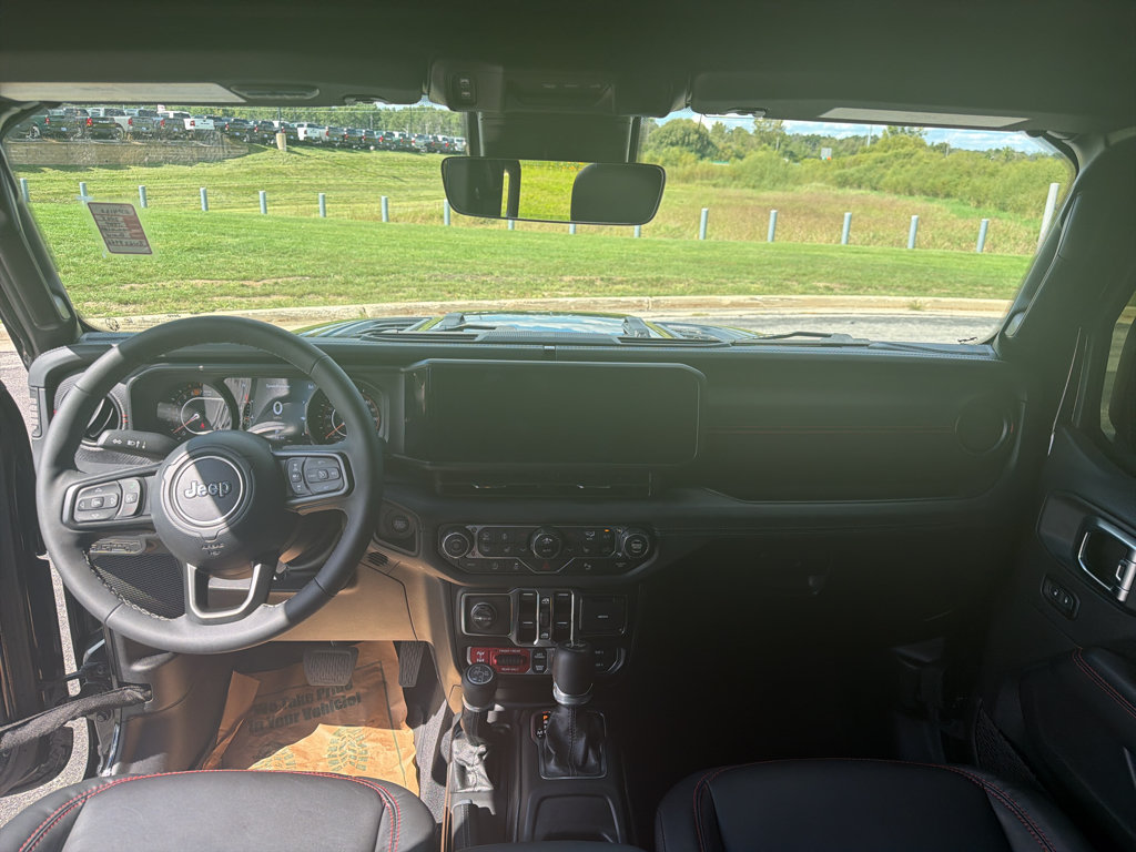 Used 2025 Jeep Wrangler Unlimited Rubicon AWD/4WD image 20