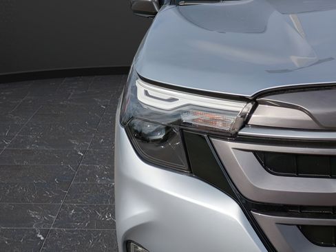 Used 2026 Subaru Forester Premium AWD/4WD image 9