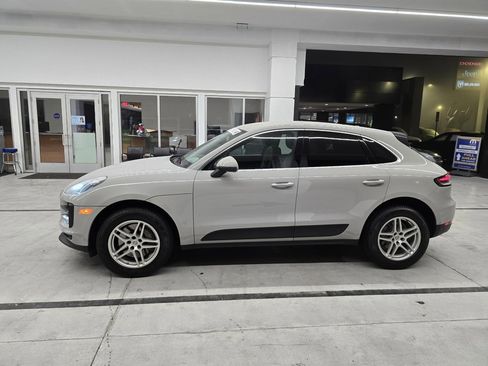 Used 2021 Porsche Macan S image 3