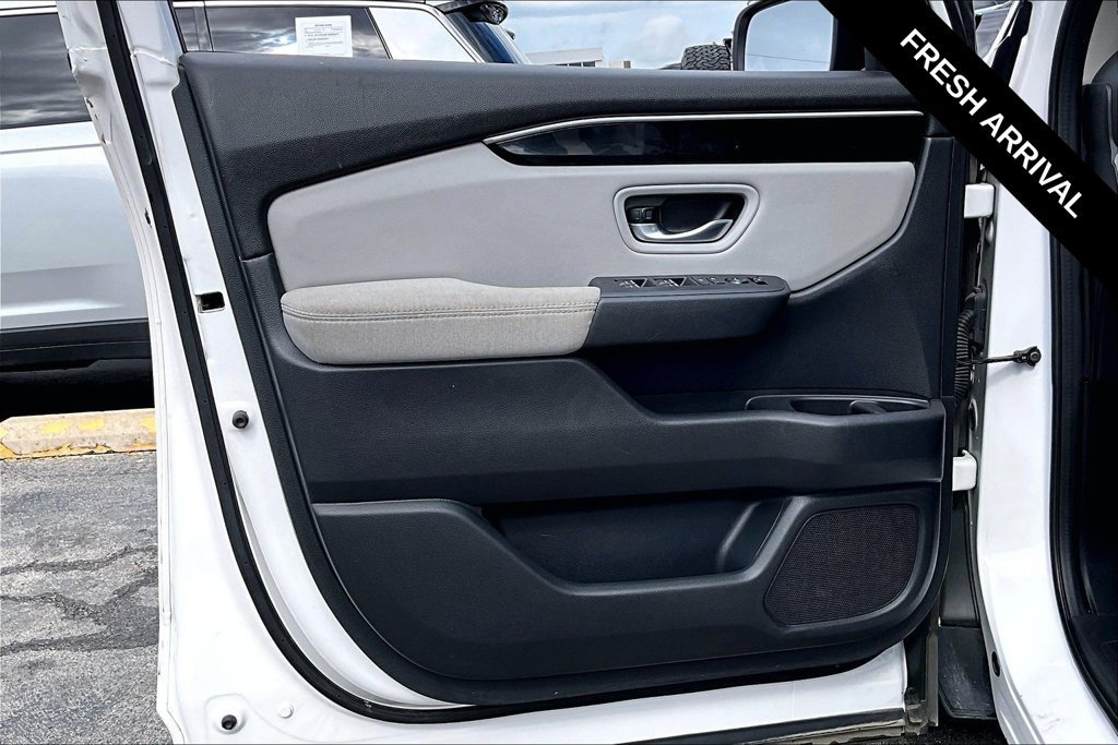 Used 2023 Honda Pilot LX image 21