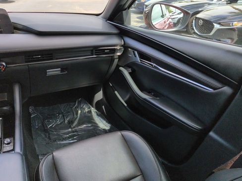 Certified 2025 MAZDA MAZDA3 Hatchback w/ Appearance Package image 16