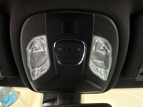 Used 2025 Jeep Compass Limited AWD/4WD image 16