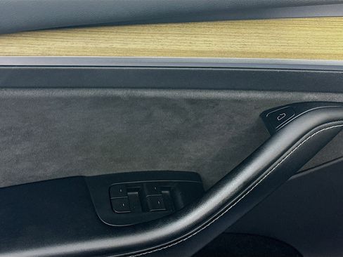 Used 2023 Tesla Model Y Long Range image 15