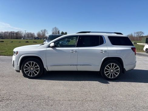 Used 2023 GMC Acadia Denali w/ Denali Ultimate Package image 2