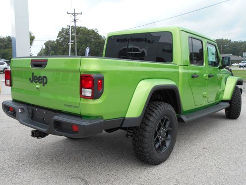 New 2025 Jeep Gladiator Sport image 35