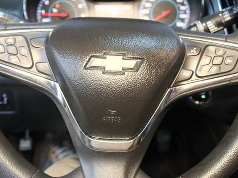 Used 2017 Chevrolet Cruze LT w/ LT Convenience Package FWD image 19
