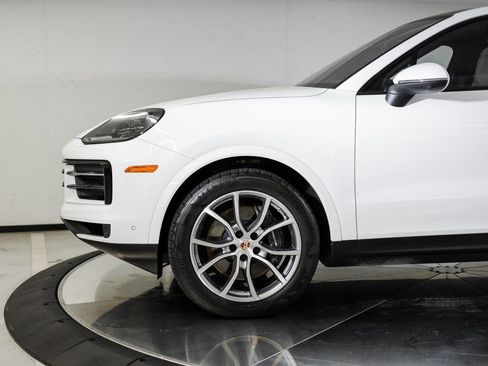 Certified 2025 Porsche Cayenne Coupe AWD/4WD image 11