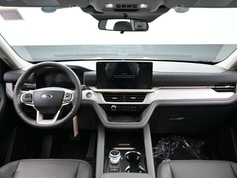 New 2025 Ford Explorer Active w/ Active Comfort Package image 27