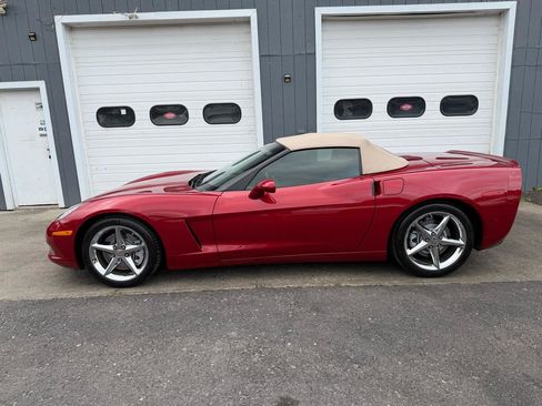 Used 2013 Chevrolet Corvette Convertible w/ 2LT Preferred Equipment Group RWD image 10