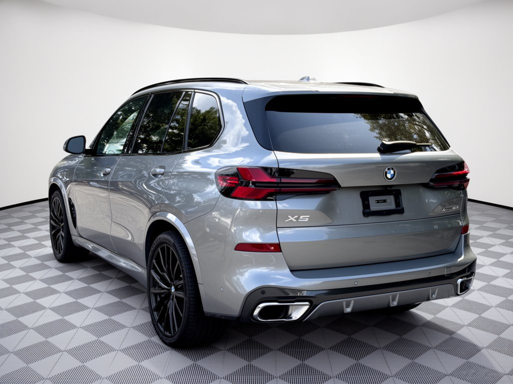 Used 2026 BMW X5 xDrive40i w/ M Sport Package AWD/4WD image 3
