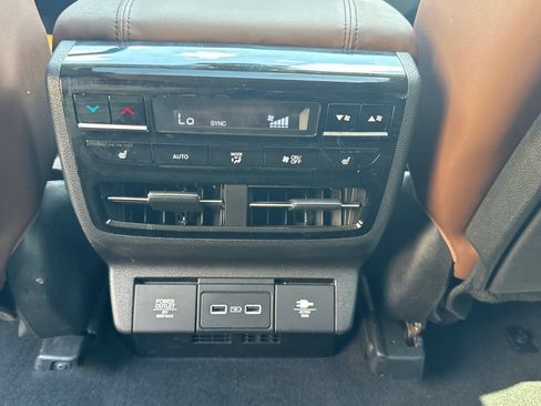 Used 2023 Acura MDX w/ Advance Package AWD/4WD image 25