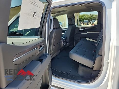 New 2025 GMC Sierra 1500 SLT w/ SLT Premium Package image 17