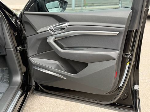 Used 2019 Audi e-tron Premium Plus image 54