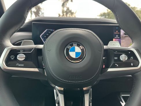 Used 2025 BMW 740i w/ Premium Package image 30