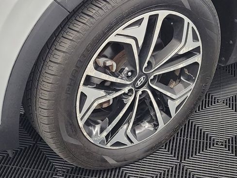 Used 2019 Hyundai Santa Fe Limited w/ Cargo Package image 31