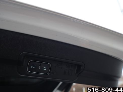 Used 2022 Ford Explorer XLT w/ Equipment Group 202A image 29