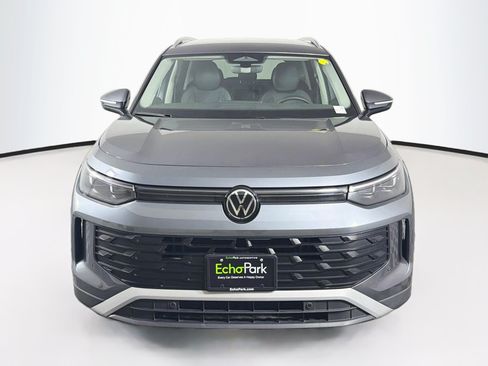 Used 2026 Volkswagen Tiguan SE AWD/4WD image 2
