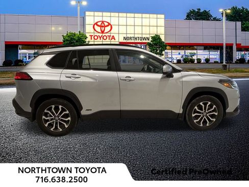 Used 2024 Toyota Corolla Cross AWD Hybrid w/ Moonroof Package image 37