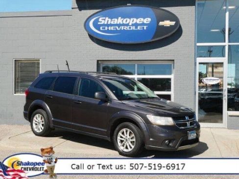 Used 2019 Dodge Journey SE image 1