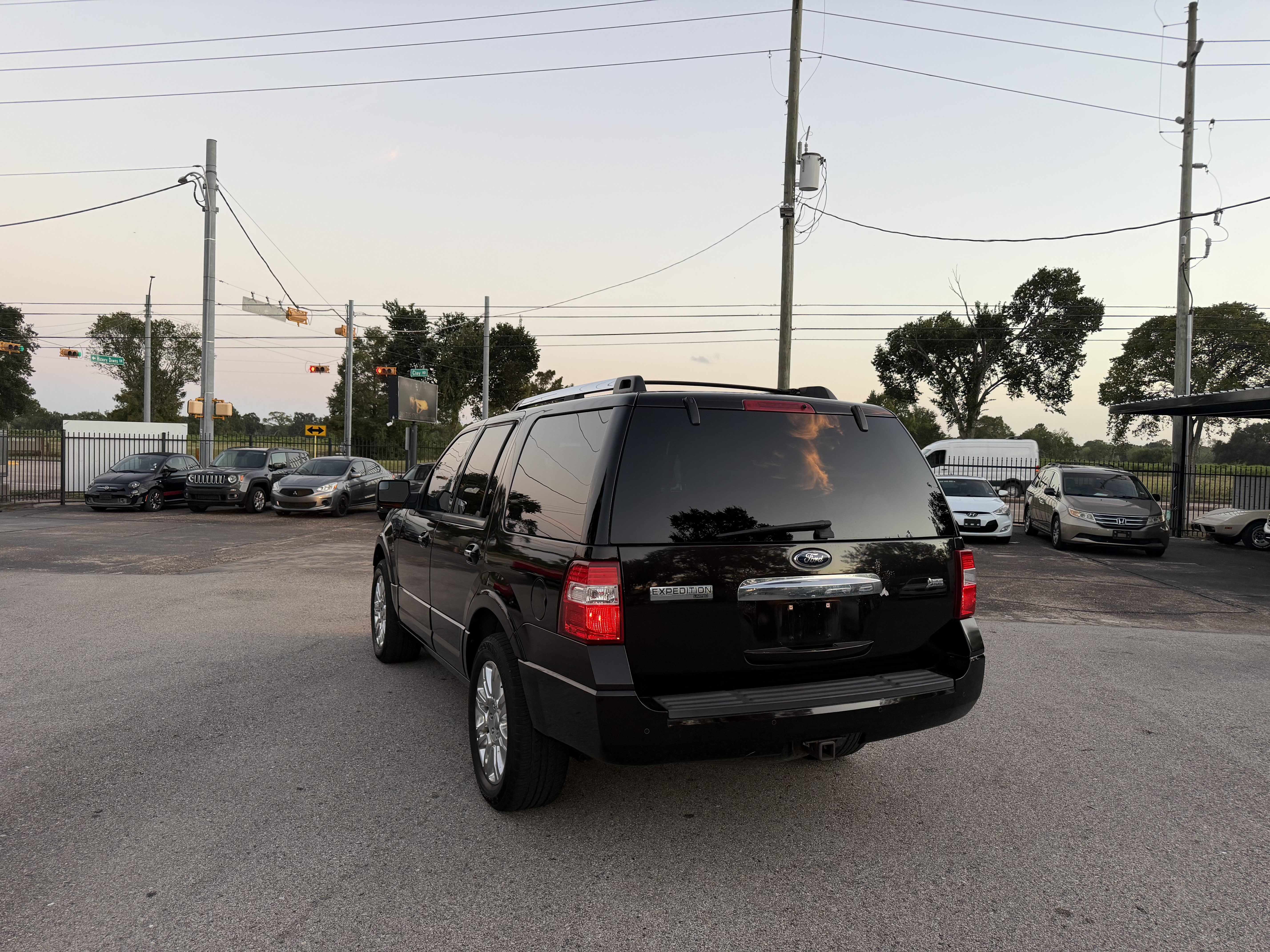 Used 2013 Ford Expedition Limited RWD image 6
