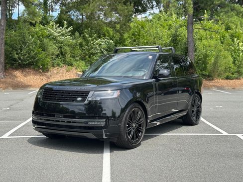 Used 2025 Land Rover Range Rover SE AWD/4WD image 4