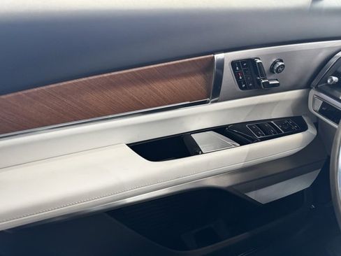 New 2026 Cadillac Vistiq Luxury image 34