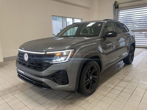 Certified 2025 Volkswagen Atlas Cross Sport SEL R-Line image 1