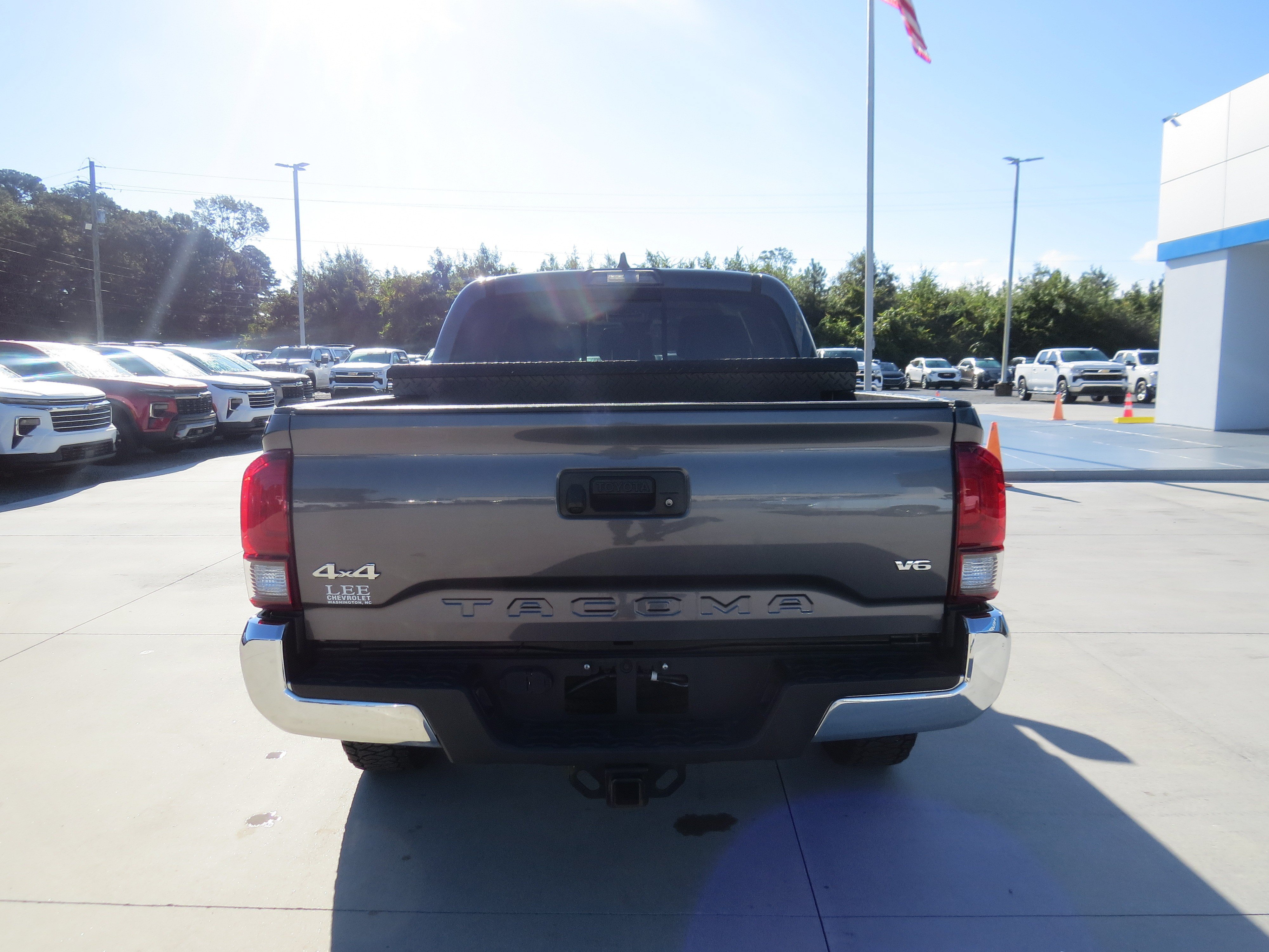 Used 2021 Toyota Tacoma SR5 AWD/4WD image 6