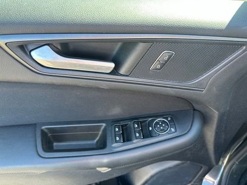 Used 2019 Ford Edge SE AWD/4WD image 12