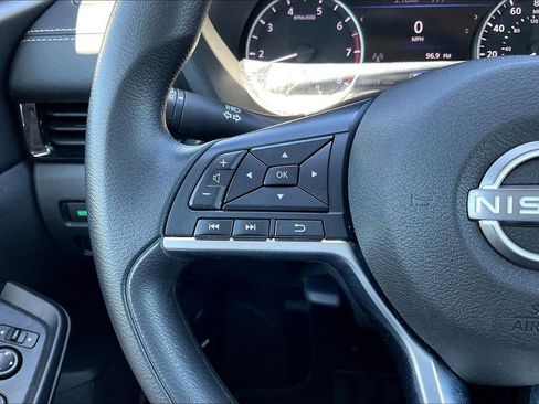 Used 2024 Nissan Sentra SV FWD image 12