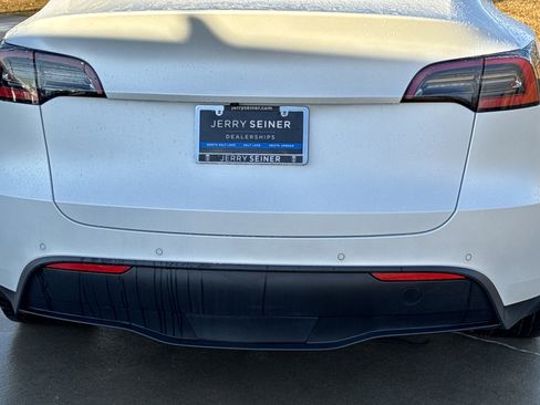 Used 2021 Tesla Model Y Long Range image 13