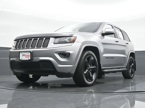 Used 2014 Jeep Grand Cherokee Altitude image 16
