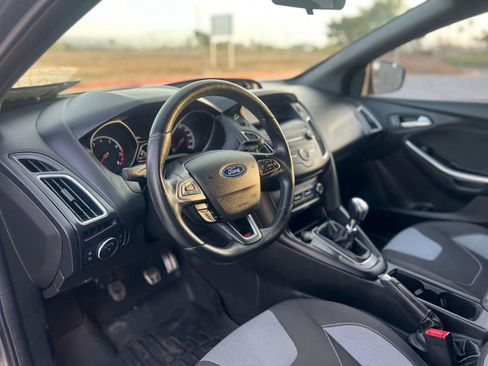 Used 2018 Ford Focus ST image 10