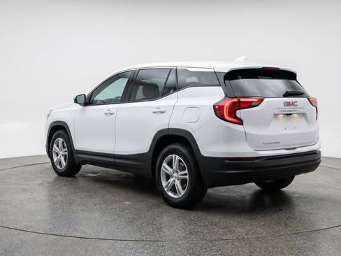 Used 2024 GMC Terrain SLE FWD image 6