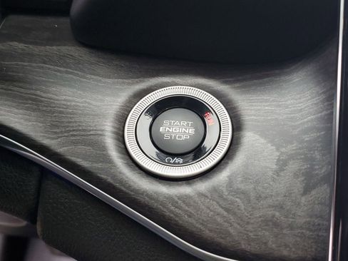 Used 2022 Jeep Grand Cherokee Overland image 17