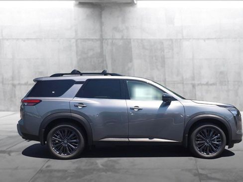 New 2026 Nissan Pathfinder SL w/ SL Premium Package AWD/4WD image 5