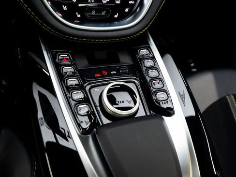 Used 2022 Aston Martin DBX AWD/4WD image 43