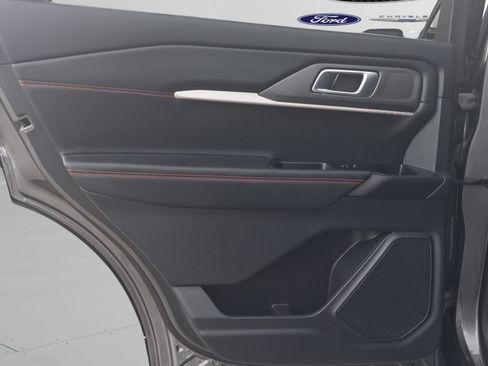 Used 2025 Ford Explorer ST AWD/4WD image 26
