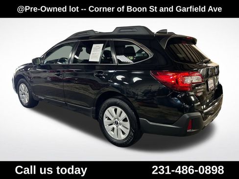 Used 2019 Subaru Outback 2.5i Premium AWD/4WD image 3