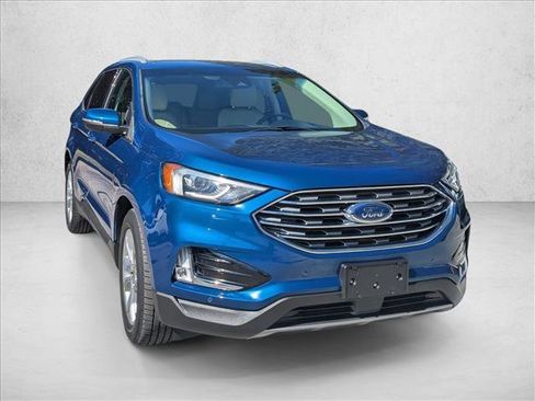 Used 2020 Ford Edge Titanium image 3