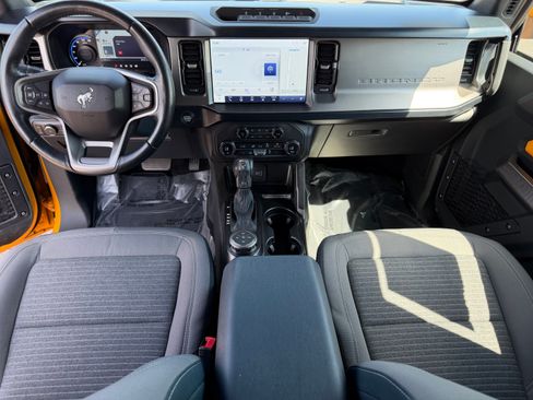 Certified 2021 Ford Bronco Outer Banks w/ Sasquatch Package AWD/4WD image 9