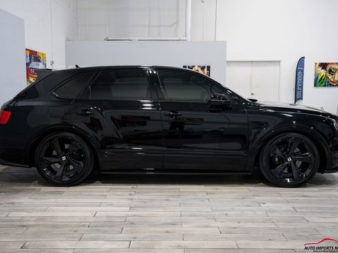 Used 2018 Bentley Bentayga image 26