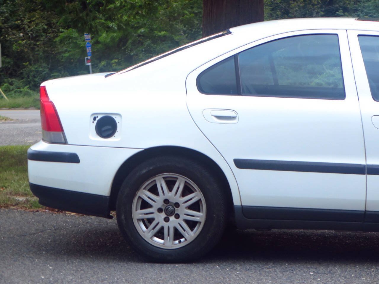 Used 2004 Volvo S60 2.5T FWD image 25