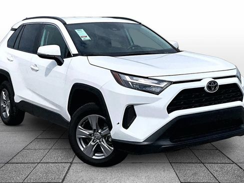 Used 2024 Toyota RAV4 XLE FWD image 2