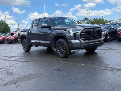 Used 2025 Toyota Tundra SR5 w/ SR5 Convenience Package AWD/4WD image 3