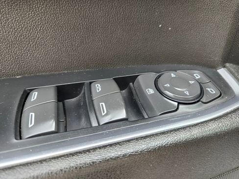 Used 2023 Chevrolet Silverado 1500 LT image 30